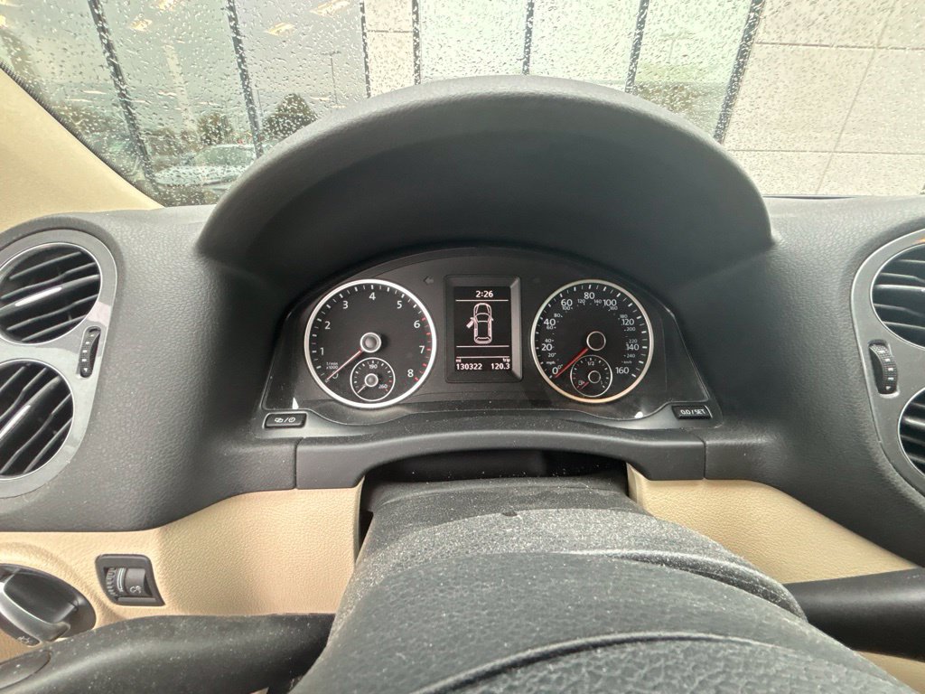 Used 2014 Volkswagen Tiguan SE AWD/4WD image 9