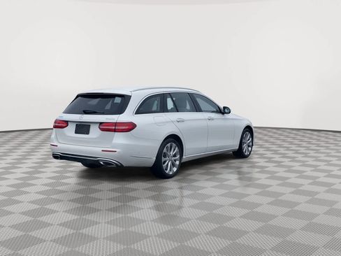 Used 2017 Mercedes-Benz E 400 E 400 Luxury image 8