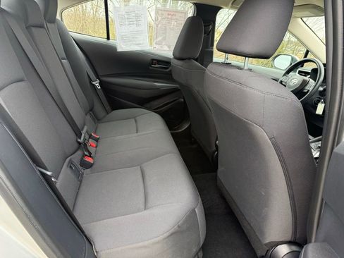 Used 2025 Toyota Corolla LE image 15