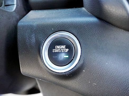 Used 2024 GMC Terrain SLT AWD/4WD image 30