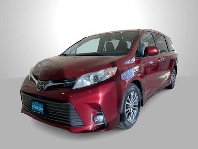Used 2018 Toyota Sienna XLE