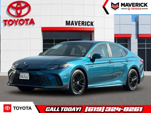 Used 2026 Toyota Camry SE w/ Convenience Package FWD image 1