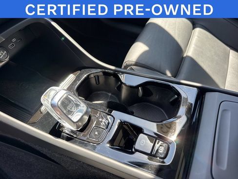 Certified 2025 Volvo XC40 B5 Plus AWD/4WD image 13