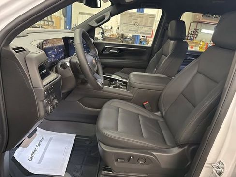 New 2026 Chevrolet Suburban LT w/ Comfort Package AWD/4WD image 11