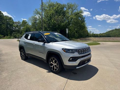 Used 2024 Jeep Compass Limited AWD/4WD image 3