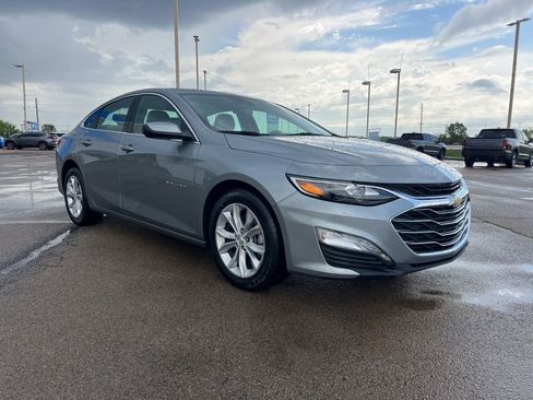 Used 2025 Chevrolet Malibu LT FWD image 7
