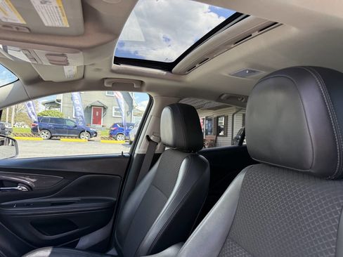 Used 2020 Buick Encore Sport Touring AWD/4WD image 18