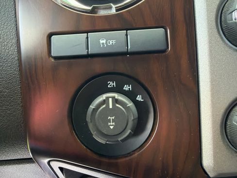 Used 2015 Ford F250 Lariat image 18