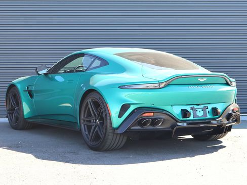 Used 2025 Aston Martin V8 Vantage Coupe RWD image 7