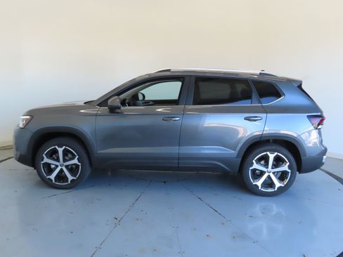 New 2026 Volkswagen Taos SEL AWD/4WD image 8