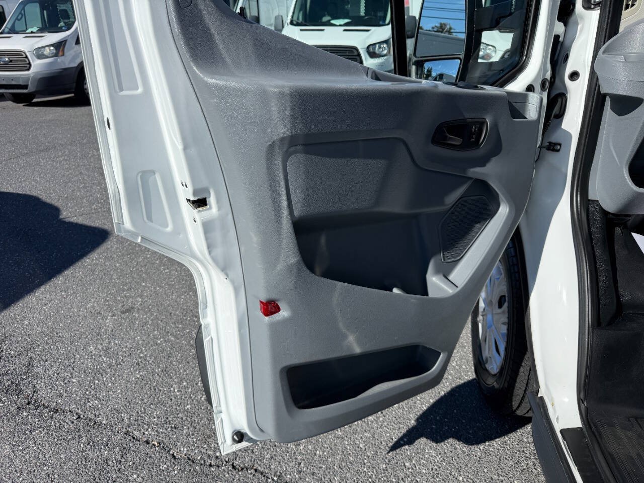 Used 2017 Ford Transit 350 XLT RWD image 11