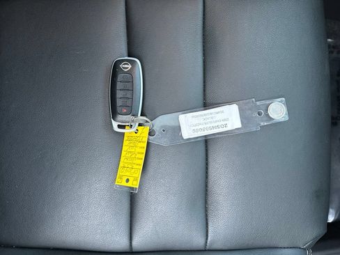 Used 2023 Nissan Rogue SL w/ SL Premium Package AWD/4WD image 32