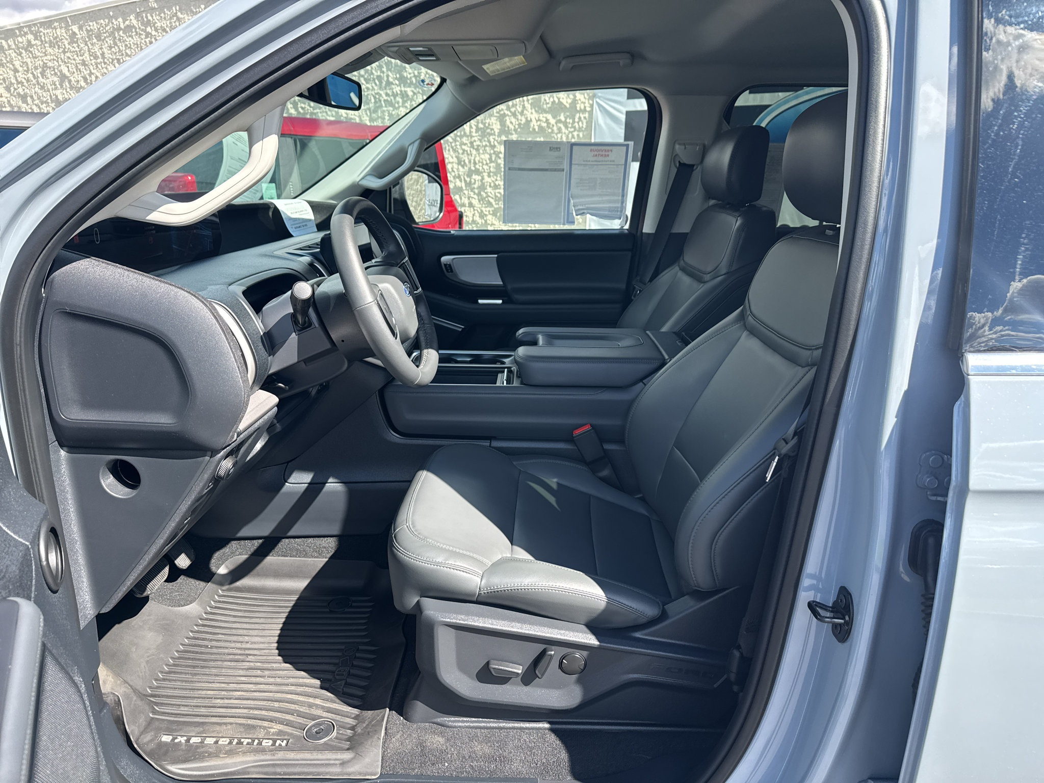 Used 2026 Ford Expedition Active AWD/4WD image 8