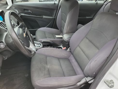 Used 2013 Chevrolet Cruze LT FWD image 4