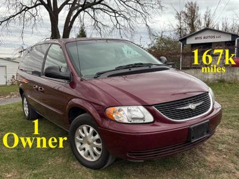 Used 2002 Chrysler Town & Country LX image 1