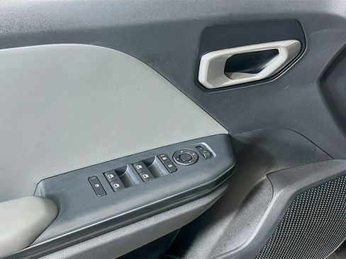 Used 2025 Kia K4 LXS image 15