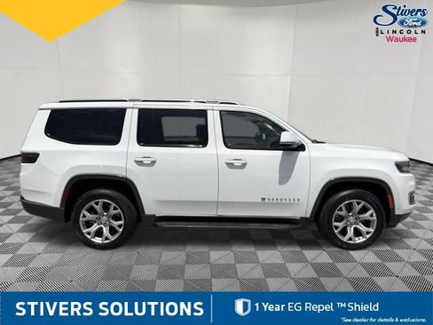 Used 2022 Jeep Wagoneer Series II AWD/4WD image 5
