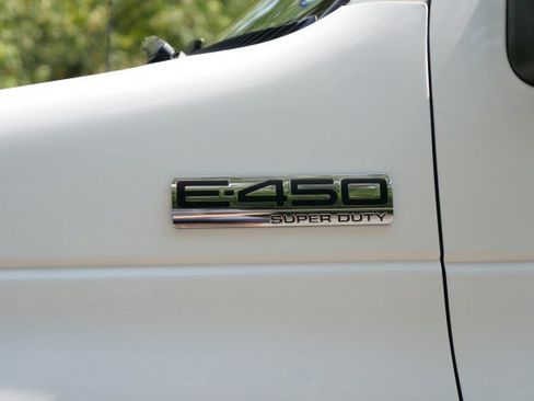 Used 2024 Ford E-450 and Econoline 450 Super Duty w/ Power Windows & Locks Group RWD image 35