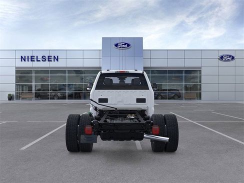 New 2025 Ford F550 4x4 Supercab Super Duty image 5