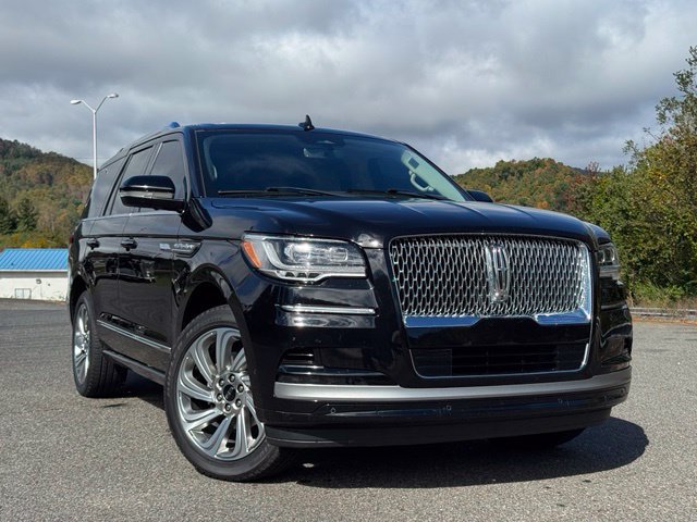 Used 2024 Lincoln Navigator Reserve AWD/4WD image 1