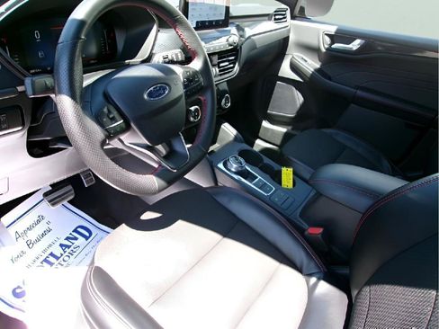 Used 2024 Ford Escape ST-Line FWD image 12