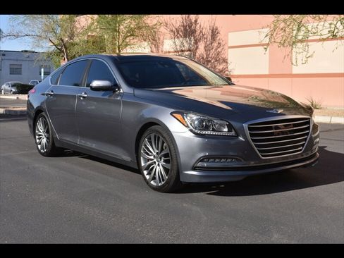 Used 2015 Hyundai Genesis 5.0 RWD image 2