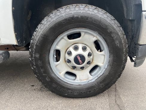 Used 2013 GMC Sierra 2500 W/T w/ Snow Plow Prep Package image 29