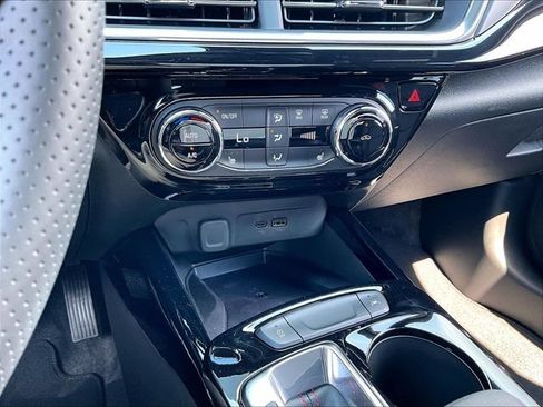 New 2026 Chevrolet Trax RS w/ Sunroof Package FWD image 23