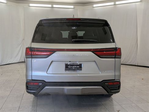 New 2025 Lexus LX 600 4WD w/ Luxury Package image 10