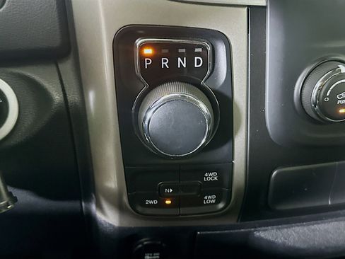 Used 2018 RAM 1500 Classic SLT image 24