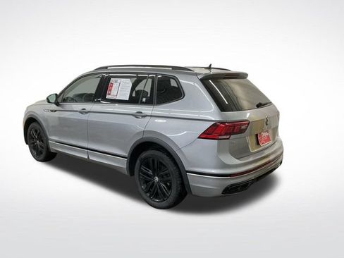Used 2022 Volkswagen Tiguan SE R-Line AWD/4WD image 4