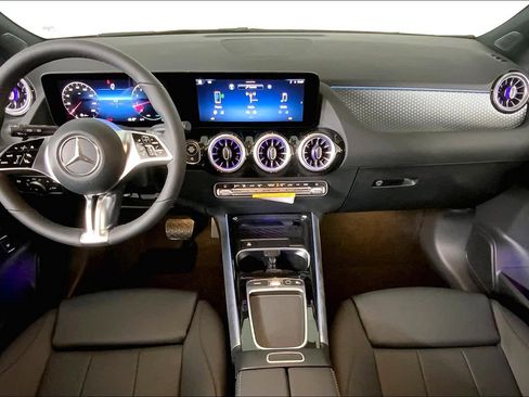 New 2025 Mercedes-Benz GLA 250 4MATIC image 8