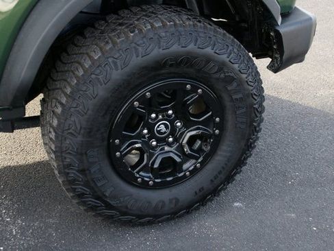 Used 2023 Ford Bronco Wildtrak image 11