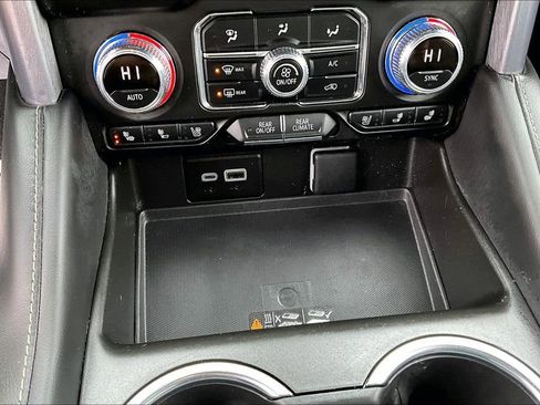 Used 2023 GMC Yukon XL SLT w/ SLT Premium Package image 28
