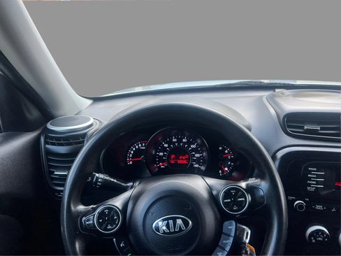 Used 2015 Kia Soul + FWD image 20