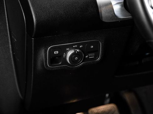 Used 2023 Mercedes-Benz EQB 250+ image 28