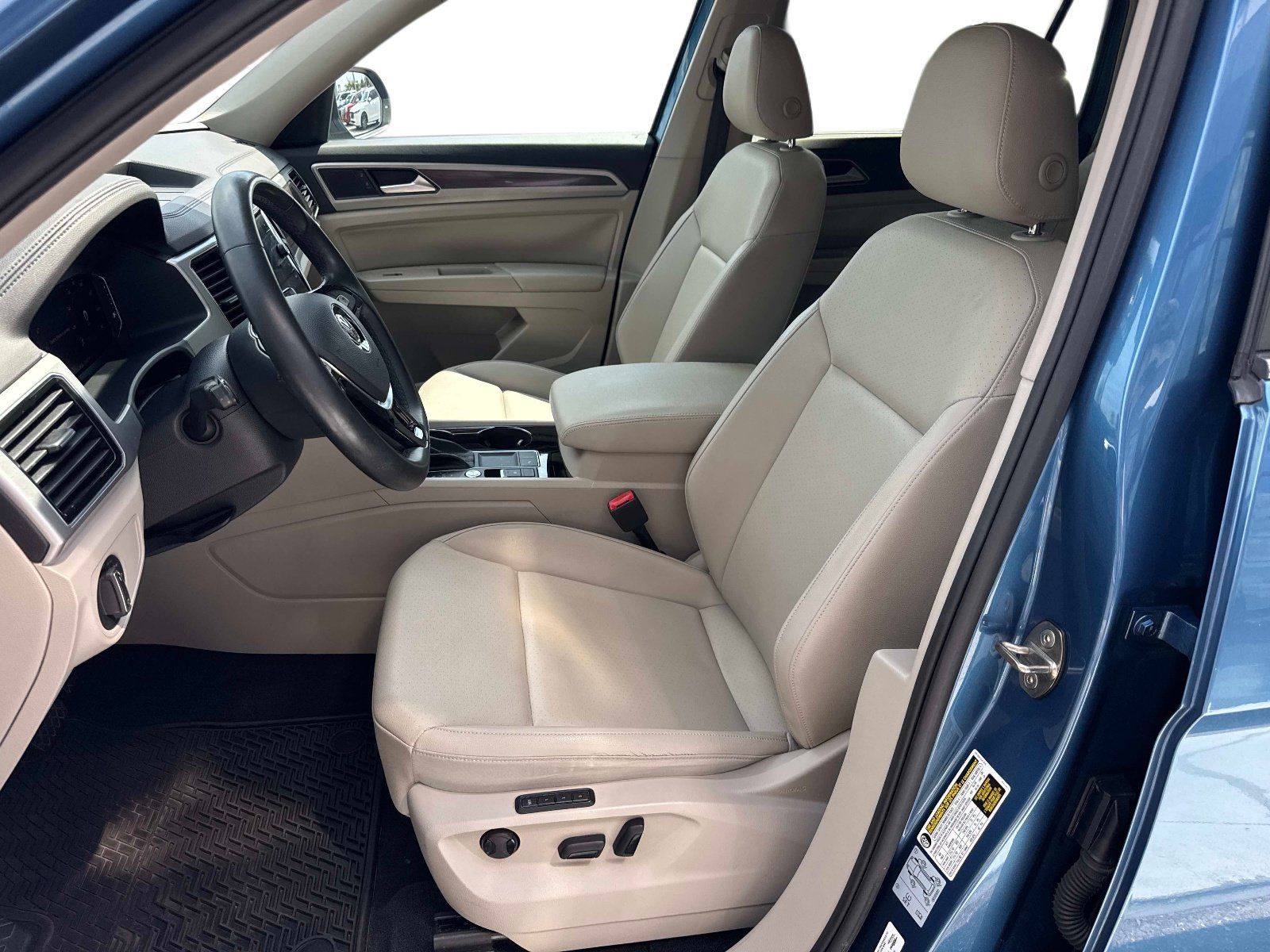 Used 2019 Volkswagen Atlas SEL FWD image 23