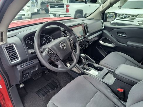 Used 2022 Nissan Frontier SV AWD/4WD image 13