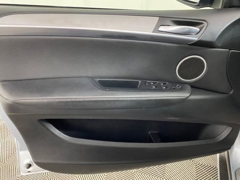 Used 2010 BMW X5 M image 11