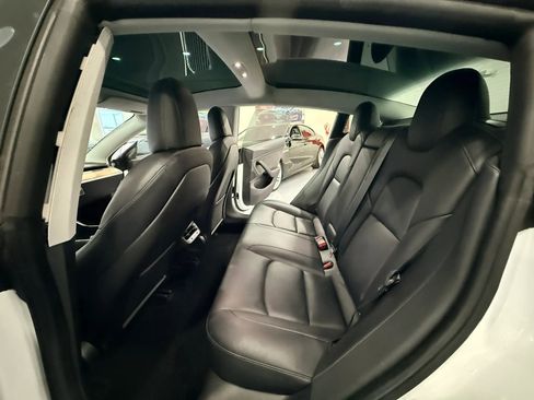 Used 2019 Tesla Model 3 Standard Range RWD image 11
