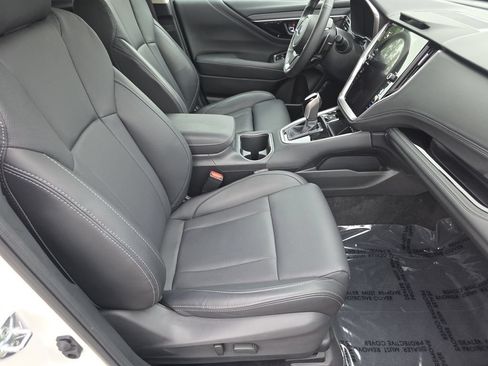Used 2025 Subaru Outback Limited AWD/4WD image 17