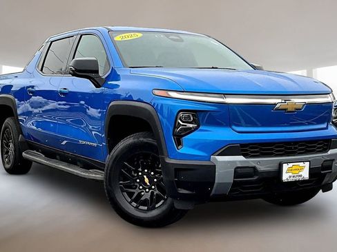 Used 2025 Chevrolet Silverado EV LT image 1