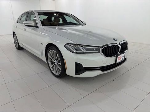Used 2023 BMW 530e xDrive w/ Premium Package AWD/4WD image 7