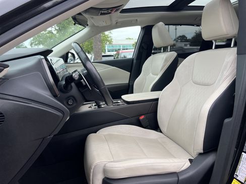 Used 2023 Lexus RX 350 AWD w/ Accessory Package (Z1) image 16