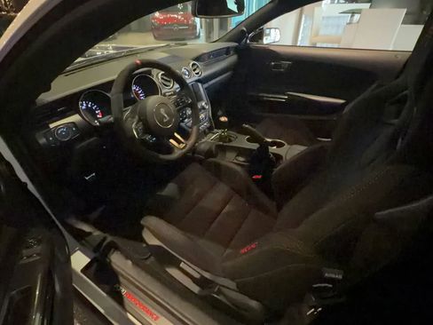 Used 2018 Ford Mustang Shelby GT350R w/ GT350R Equipment Group 920A RWD image 15