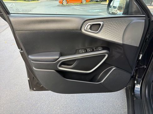 Certified 2024 Kia Soul LX w/ Option Group 015 image 26