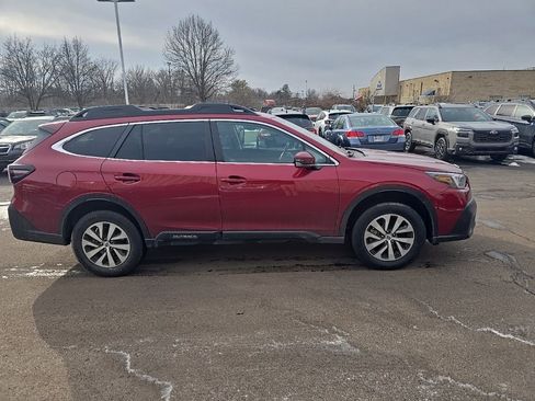 Used 2022 Subaru Outback Premium image 2