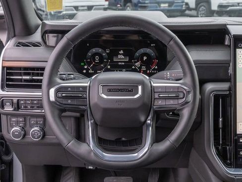 Used 2025 GMC Yukon Denali AWD/4WD image 18