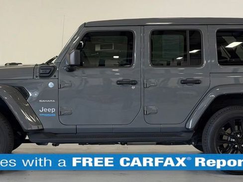 Used 2022 Jeep Wrangler Unlimited Sahara w/ Cold Weather Group AWD/4WD image 2