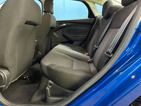 Used 2018 Ford Focus SE w/ SE Appearance Package image 58